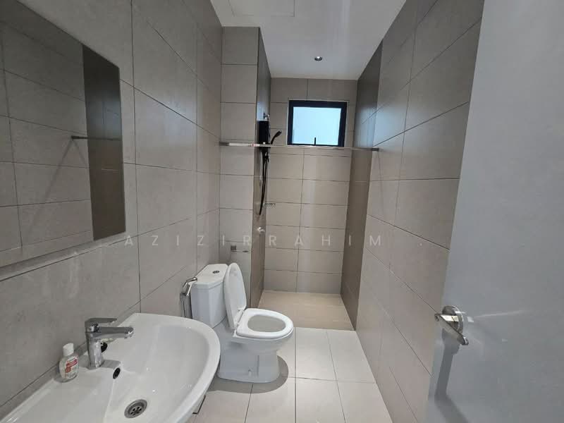 Kondominium untuk Disewa di Ixora Residence - Azizirrahim . - Bathroom - PropertyGuru.com.my