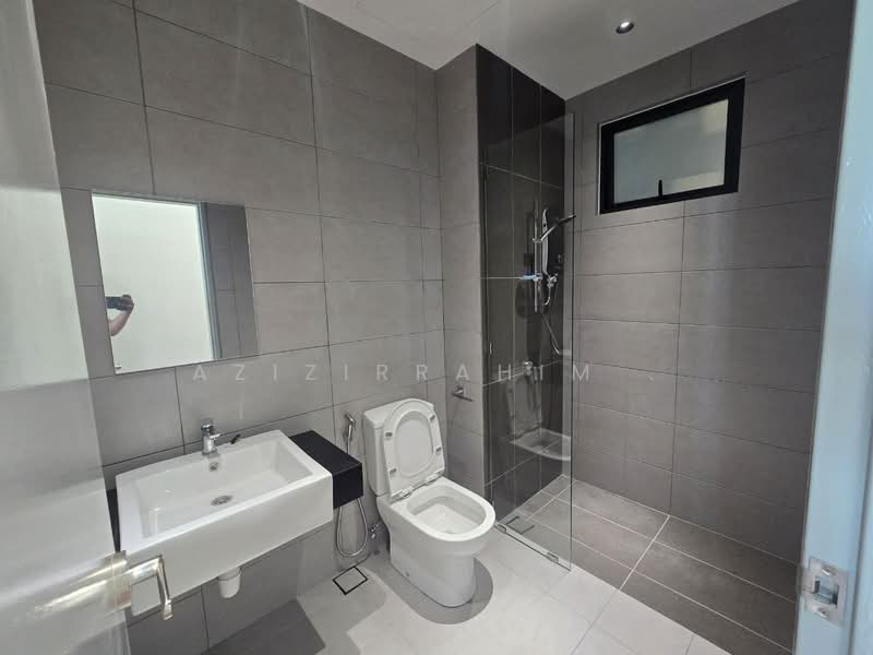 Kondominium untuk Disewa di Ixora Residence - Azizirrahim . - Bathroom - PropertyGuru.com.my