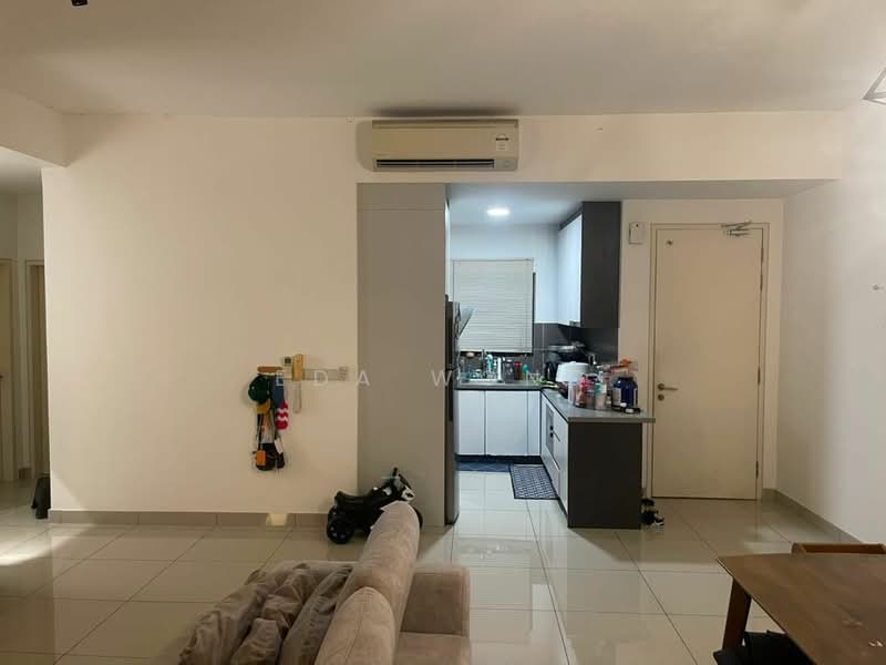 Kondominium untuk Dijual di Lakeville Residence - Eda Wong - Living Room - PropertyGuru.com.my