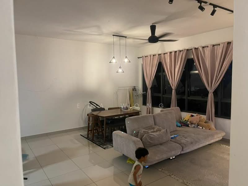 Kondominium untuk Dijual di Lakeville Residence - Eda Wong - Living Room - PropertyGuru.com.my