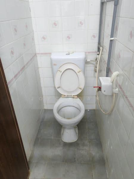 Factory for Rent in Taman Mount Austin (Tebrau) - Joyce Gan - Bathroom - PropertyGuru.com.my