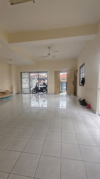 2-storey Terraced House for Sale in Johor Bahru (Johor) - Iden Tan - Living Room - PropertyGuru.com.my
