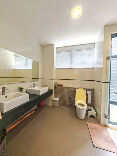 Rumah Berkembar untuk Dijual di Bandar Sungai Long (Selangor) - Kaeryn Wong - Bathroom - PropertyGuru.com.my