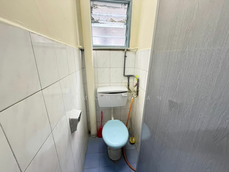 Pangsapuri untuk Dijual di Kota Laksamana Utama - Ramona Tan - Bathroom - PropertyGuru.com.my