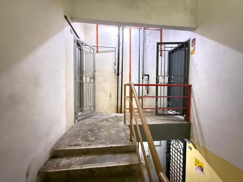 Pangsapuri untuk Dijual di Kota Laksamana Utama - Ramona Tan - Corridor - PropertyGuru.com.my