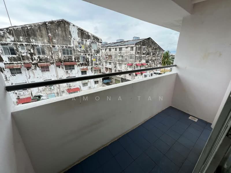 Pangsapuri untuk Dijual di Kota Laksamana Utama - Ramona Tan - Balcony - PropertyGuru.com.my