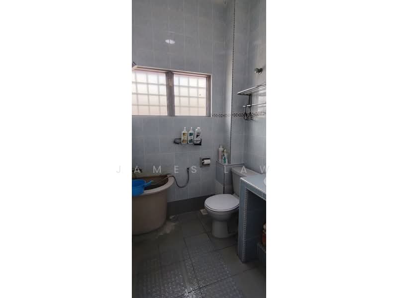 Rumah Teres 2 Tingkat untuk Dijual di SS 23, Taman Sea (Petaling Jaya) - James Law - Bathroom - PropertyGuru.com.my