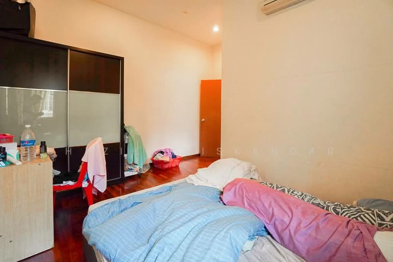 Bungalow for Sale in Astana Gemilang (Batu Caves) - Shaziery Iskandar - Bedroom - PropertyGuru.com.my