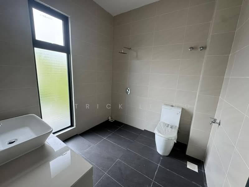 Bungalow for Sale in Taman Puncak Perdana (Shah Alam) - Patrick Leong - Bathroom - PropertyGuru.com.my