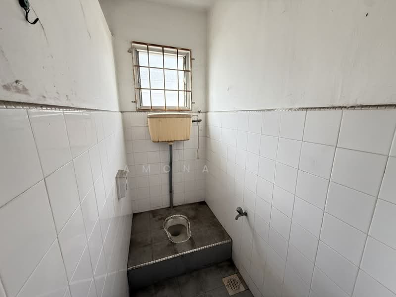 Office for Sale in Bandar Hilir (Melaka City) - Ramona Tan - Bathroom - PropertyGuru.com.my