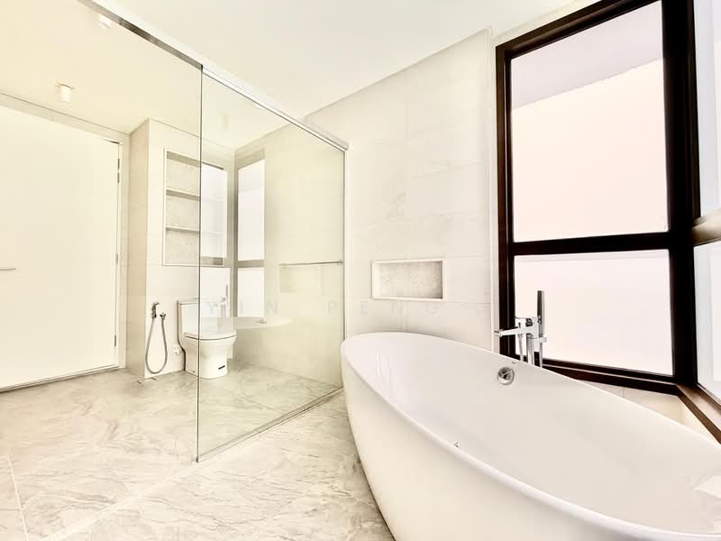 Servis Apartment untuk Disewa di Jendela Residensi - Yin Peng . - Master Bathroom - PropertyGuru.com.my