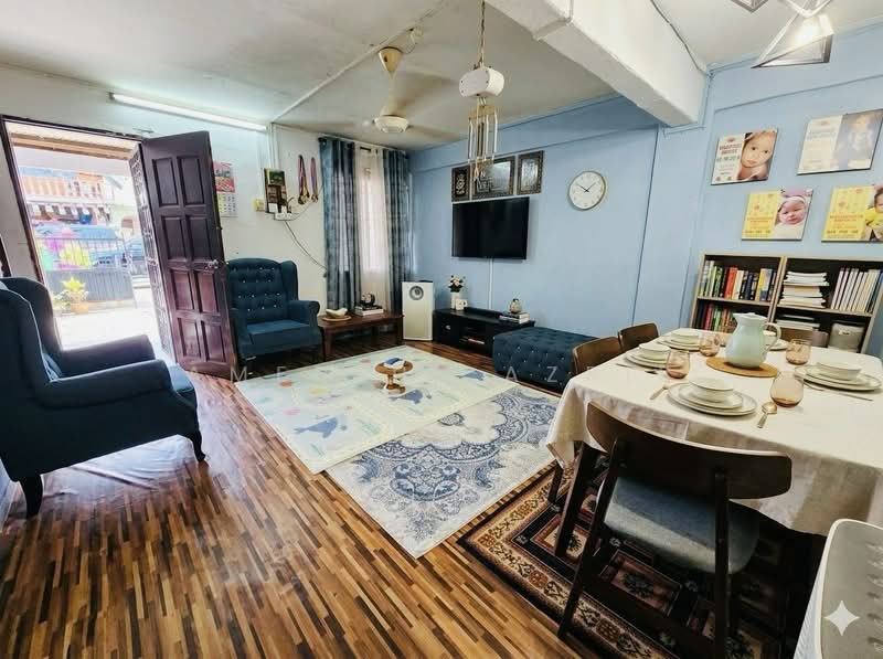 Rumah Teres 2 Tingkat untuk Dijual di Taman Plentong Baru (Masai) - Ameerul Azrie - Living Room - PropertyGuru.com.my
