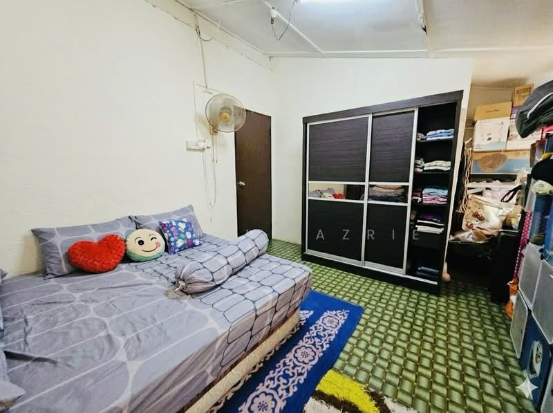 Rumah Teres 2 Tingkat untuk Dijual di Taman Plentong Baru (Masai) - Ameerul Azrie - Bedroom - PropertyGuru.com.my