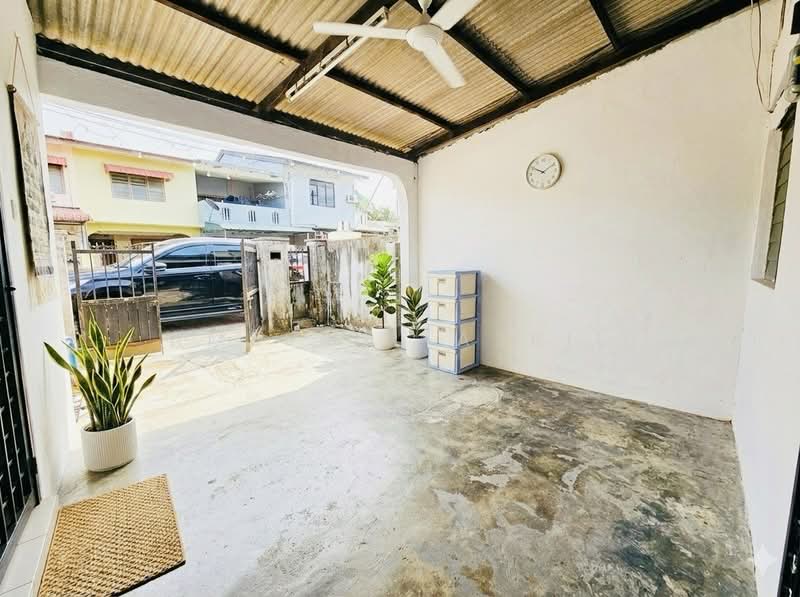 Rumah Teres 2 Tingkat untuk Dijual di Taman Plentong Baru (Masai) - Ameerul Azrie - Exterior - PropertyGuru.com.my