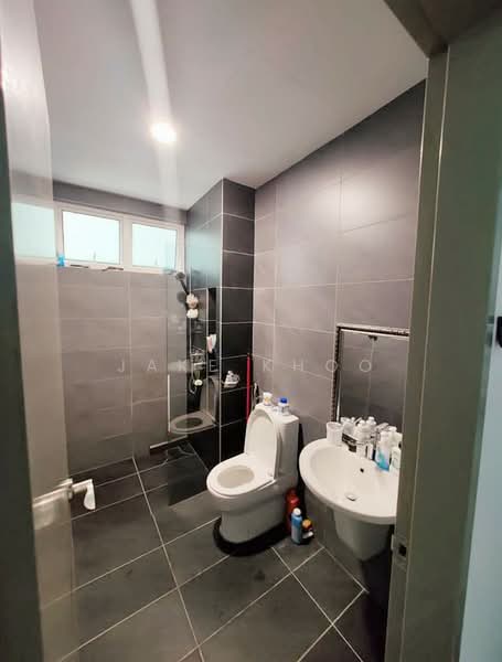 Condominium for Sale at Setia Pinnacle - Jake Khoo - Bathroom - PropertyGuru.com.my