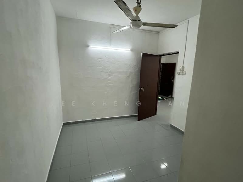 Flat for Sale at Taman Impian Jaya - Lee Kheng Tan - Interior - PropertyGuru.com.my