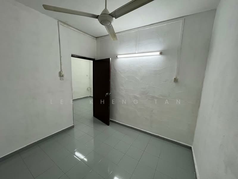 Flat for Sale at Taman Impian Jaya - Lee Kheng Tan - Interior - PropertyGuru.com.my