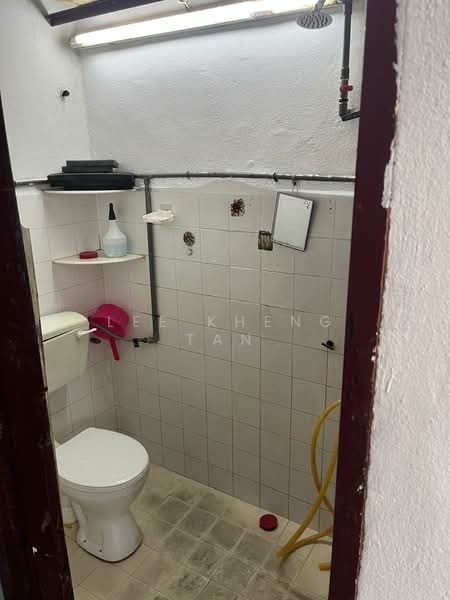 Flat for Sale at Taman Impian Jaya - Lee Kheng Tan - Bathroom - PropertyGuru.com.my