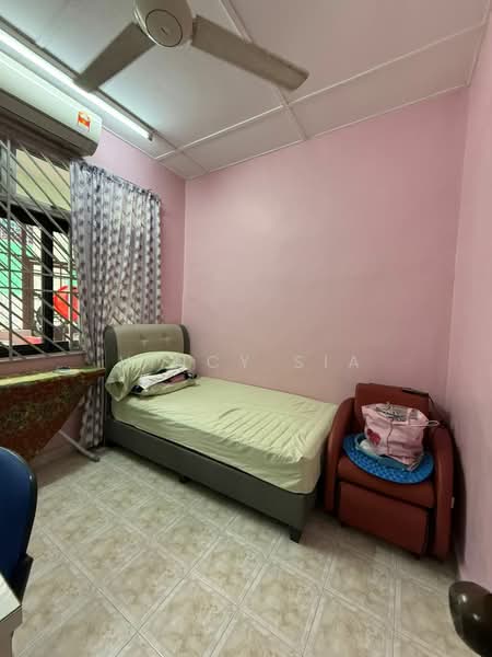 1-storey Terraced House for Sale in Taman Universiti (Skudai) - Vincy Sia - Bedroom - PropertyGuru.com.my