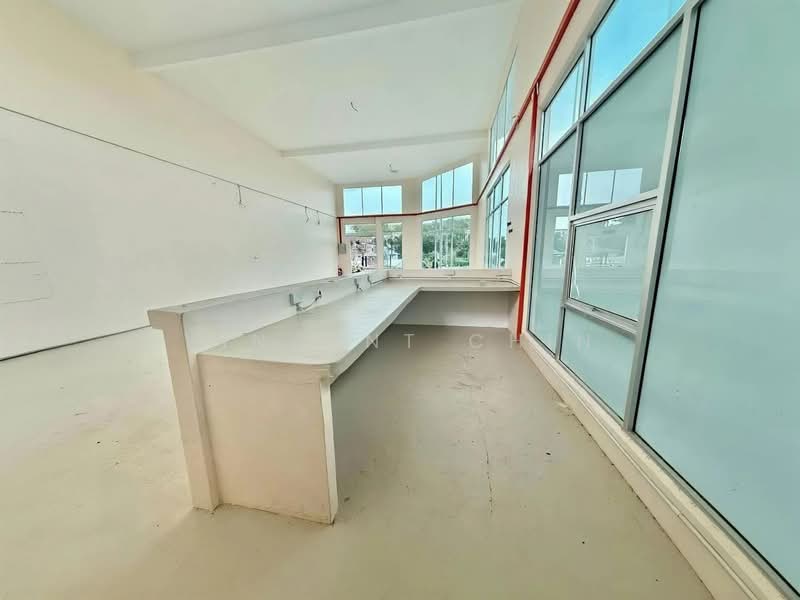 Shop for Rent in Bandar Lahat Mines (Lahat) - Vincent Chin - Interior - PropertyGuru.com.my