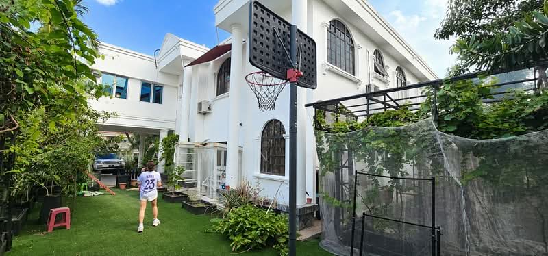 Rumah Berkembar untuk Dijual di Seksyen 13 (Shah Alam) - Hazwan Hilmi - Exterior - PropertyGuru.com.my