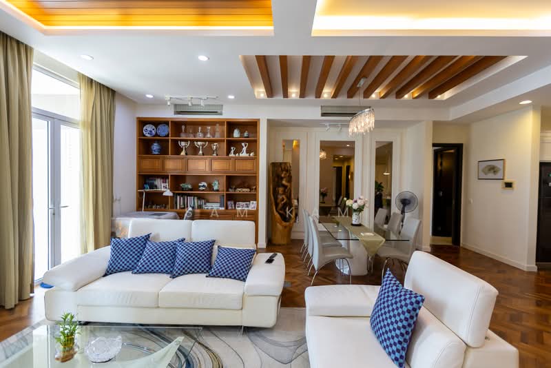 Kondominium untuk Dijual di Quayside Seafront Resort Condominiums - Sam Kam - Living Room - PropertyGuru.com.my