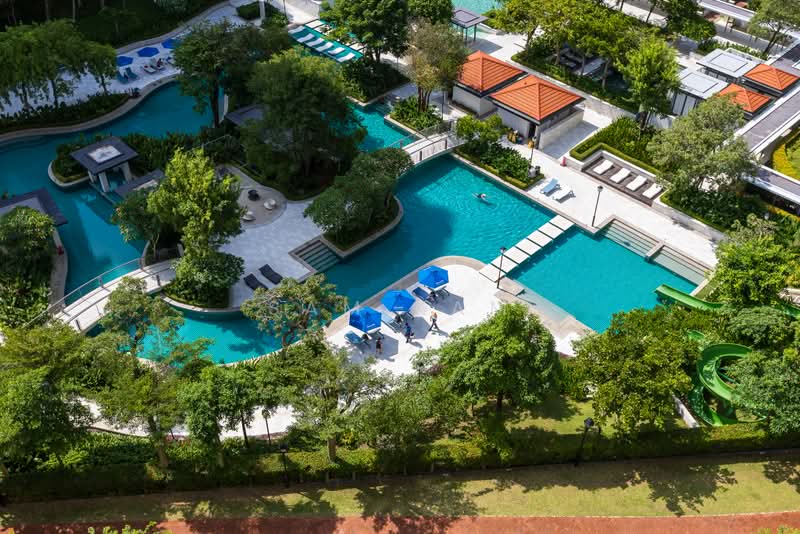 Kondominium untuk Dijual di Quayside Seafront Resort Condominiums - Sam Kam - Pool - PropertyGuru.com.my