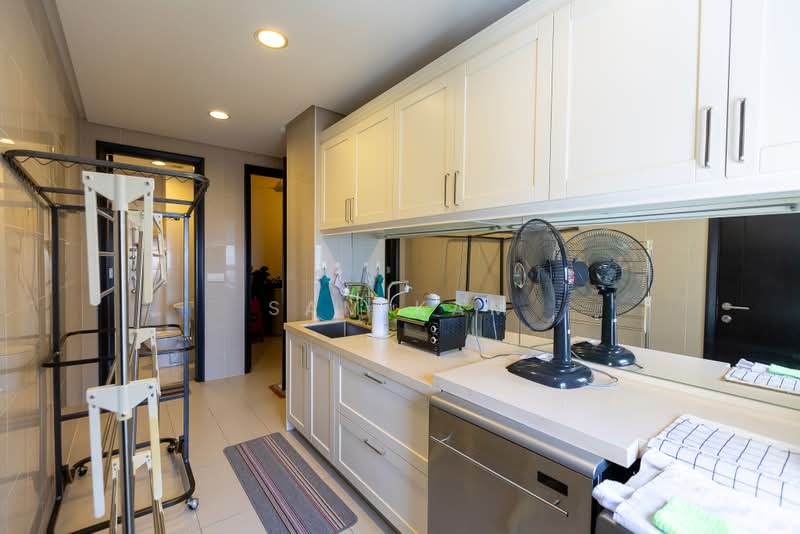 Kondominium untuk Dijual di Quayside Seafront Resort Condominiums - Sam Kam - Kitchen - PropertyGuru.com.my