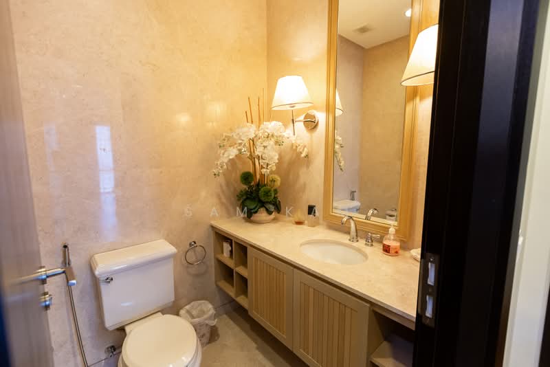 Kondominium untuk Dijual di Quayside Seafront Resort Condominiums - Sam Kam - Bathroom - PropertyGuru.com.my