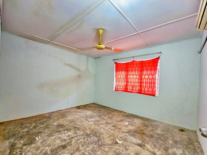 2-storey Terraced House for Sale in Taman Perling (Perling) - Ameerul Azrie - Interior - PropertyGuru.com.my