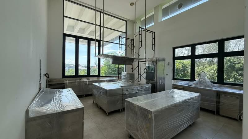 Bungalow House for Sale in Country Heights (Kajang) - Hei Kar Jun - Kitchen - PropertyGuru.com.my