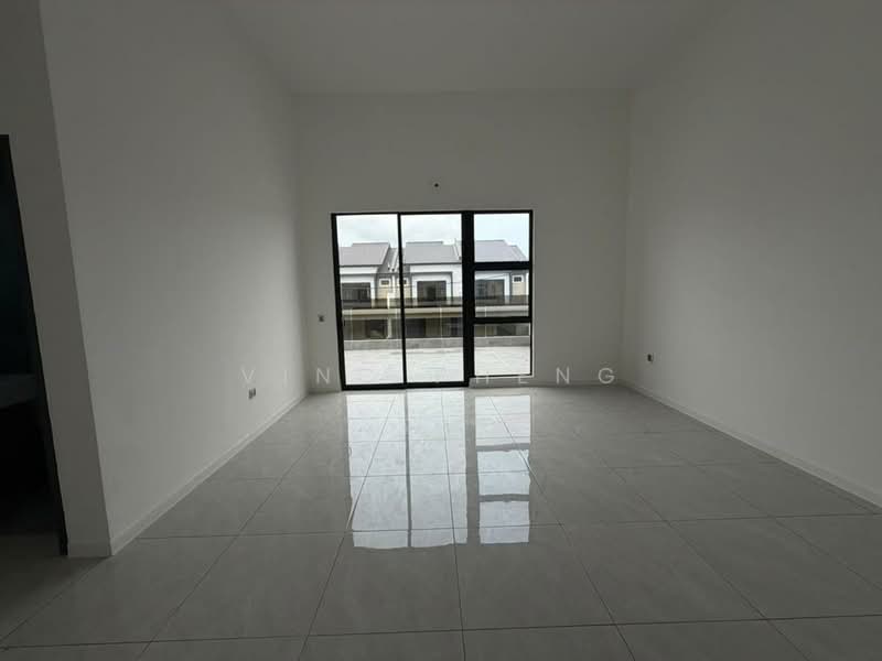 Rumah Teres 2 Tingkat untuk Dijual di Ayer Molek (Melaka) - Vinc Pheng - Living Room - PropertyGuru.com.my