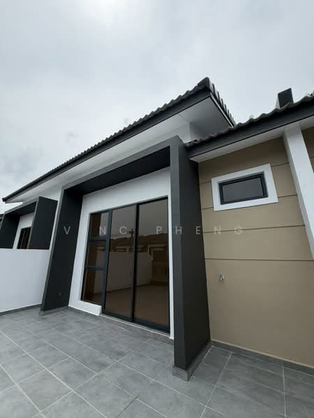 Rumah Teres 2 Tingkat untuk Dijual di Ayer Molek (Melaka) - Vinc Pheng - Exterior - PropertyGuru.com.my