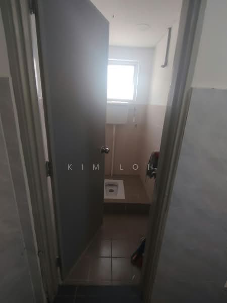 Shop / Office for Rent in Johor Bahru (Johor) - Kim Loh - Bathroom - PropertyGuru.com.my