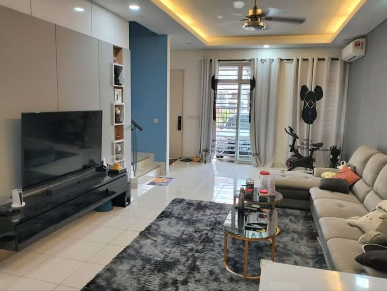 Rumah Teres 2 Tingkat untuk Dijual di Taman Bestari Perdana (Pasir Gudang) - Sue Jin Tee - Living Room - PropertyGuru.com.my