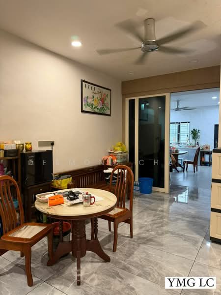 Rumah Teres 2-Tingkat untuk Dijual di Klang (Selangor) - Desmond Chan - Living Room - PropertyGuru.com.my