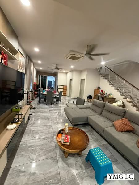Rumah Teres 2-Tingkat untuk Dijual di Klang (Selangor) - Desmond Chan - Living Room - PropertyGuru.com.my