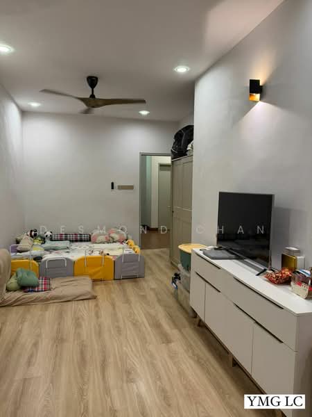 Rumah Teres 2-Tingkat untuk Dijual di Klang (Selangor) - Desmond Chan - Living Room - PropertyGuru.com.my
