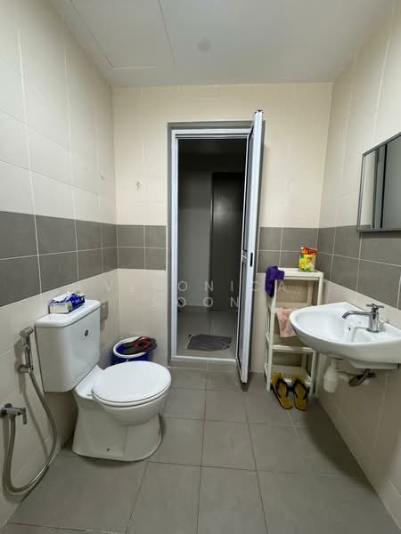 Service Residence for Sale at Garden @ One South - Veronica Soon - Bathroom - PropertyGuru.com.my