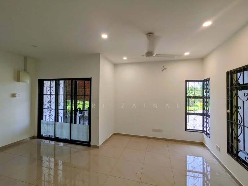 Agricultural Land for Sale in Kampung Baru Sungai Makau (Hulu Langat) - Fitri Zainal - Living Room - PropertyGuru.com.my