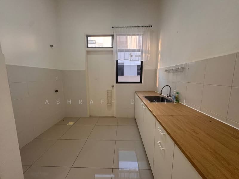 2-storey Terraced House for Sale in Eco Grandeur (Puncak Alam) - Ashraff Daniel - Kitchen - PropertyGuru.com.my
