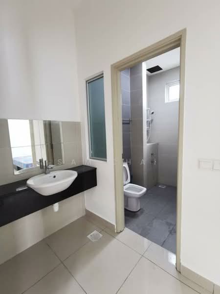 Rumah Kluster untuk Dijual di Nusa Duta (Iskandar Puteri (Nusajaya)) - Sam Chai - Bathroom - PropertyGuru.com.my