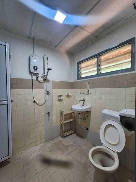 Rumah Teres 2 Tingkat untuk Dijual di Seksyen 5 Wangsa Maju (Wangsa Maju) - Noor Hidayah Mohamad Noor - Bathroom - PropertyGuru.com.my