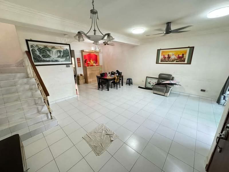 2-storey Terraced House for Sale in Taman Seri Orkid (Skudai) - Tommy Tai - Living Room - PropertyGuru.com.my