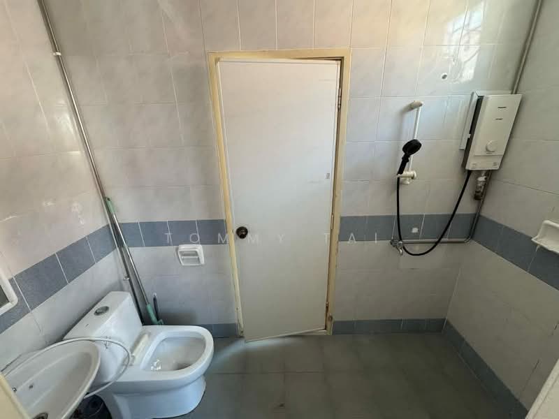 2-storey Terraced House for Sale in Taman Seri Orkid (Skudai) - Tommy Tai - Bathroom - PropertyGuru.com.my