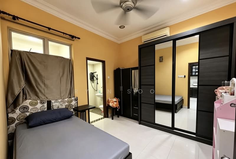 2-storey Terraced House for Sale in Kemuning Utama (Shah Alam) - Ryan Soo - Bedroom - PropertyGuru.com.my