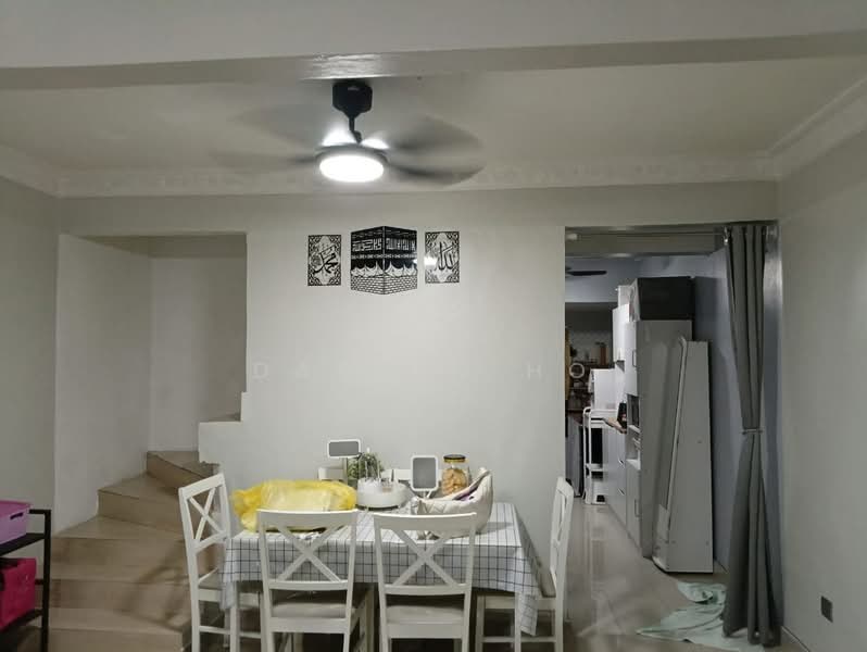 Rumah Teres 2 Tingkat untuk Disewa di Tampoi (Johor) - Darren Ho - Dining Room - PropertyGuru.com.my