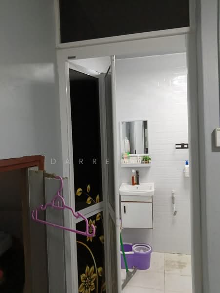 Rumah Teres 2 Tingkat untuk Disewa di Tampoi (Johor) - Darren Ho - Bathroom - PropertyGuru.com.my