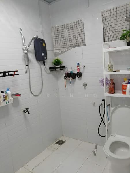 Rumah Teres 2 Tingkat untuk Disewa di Tampoi (Johor) - Darren Ho - Bathroom - PropertyGuru.com.my