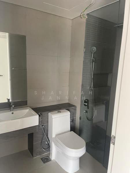 Servis Apartment untuk Disewa di Serini Melawati - Sharifah Jannah - Bathroom - PropertyGuru.com.my